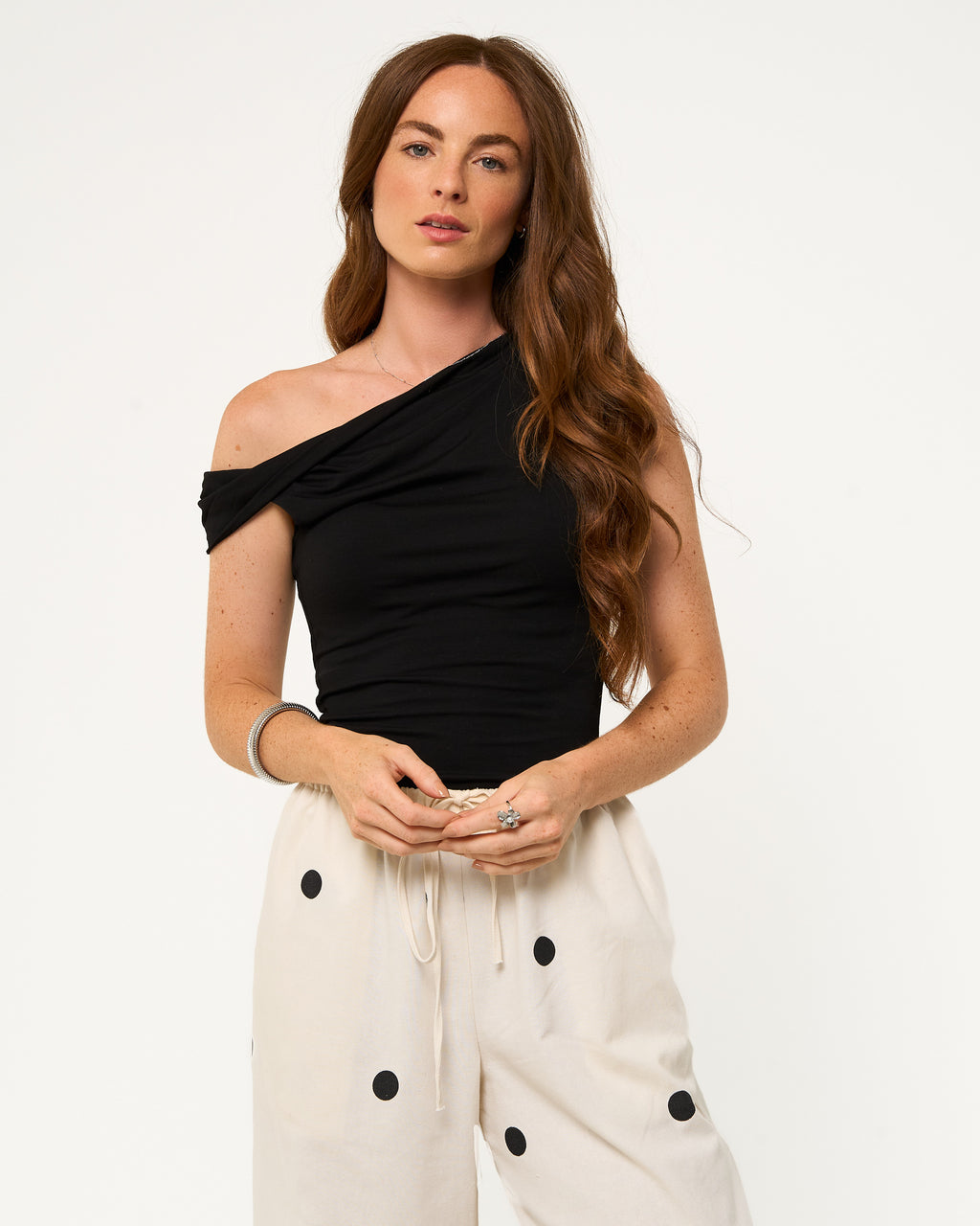 One shoulder top zwart