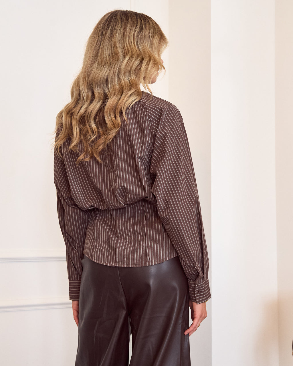 Fijn gestreepte taille blouse