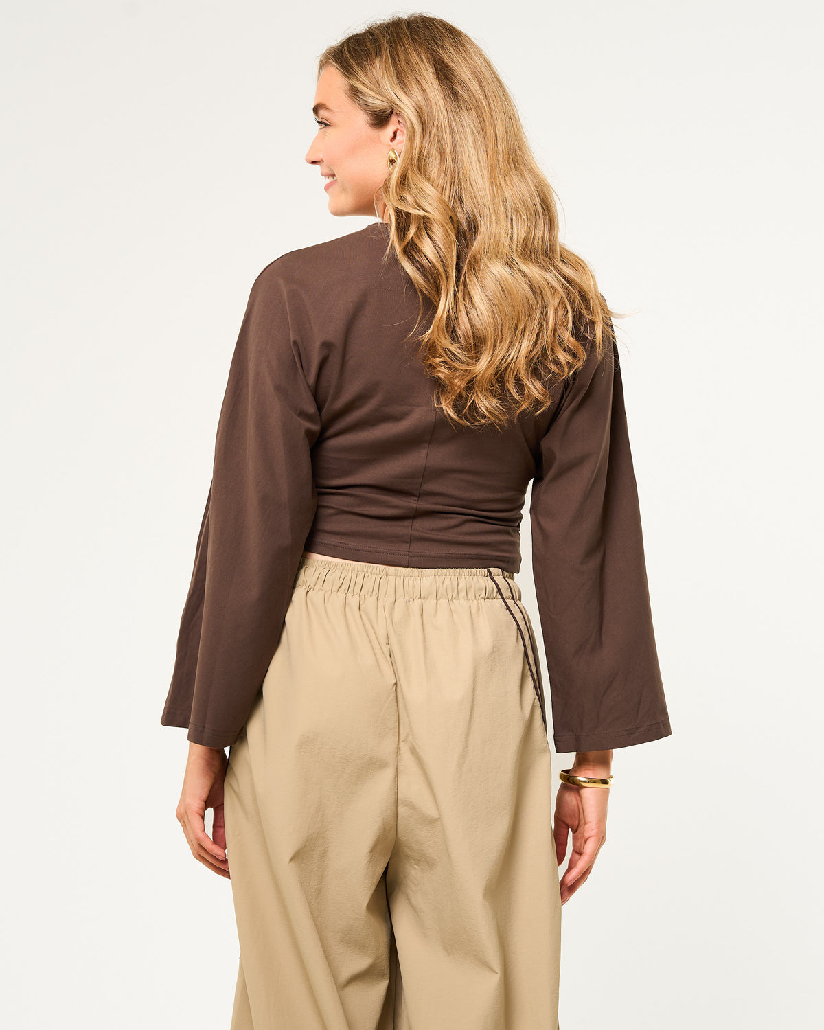 Getailleerde longsleeve donkerbruin