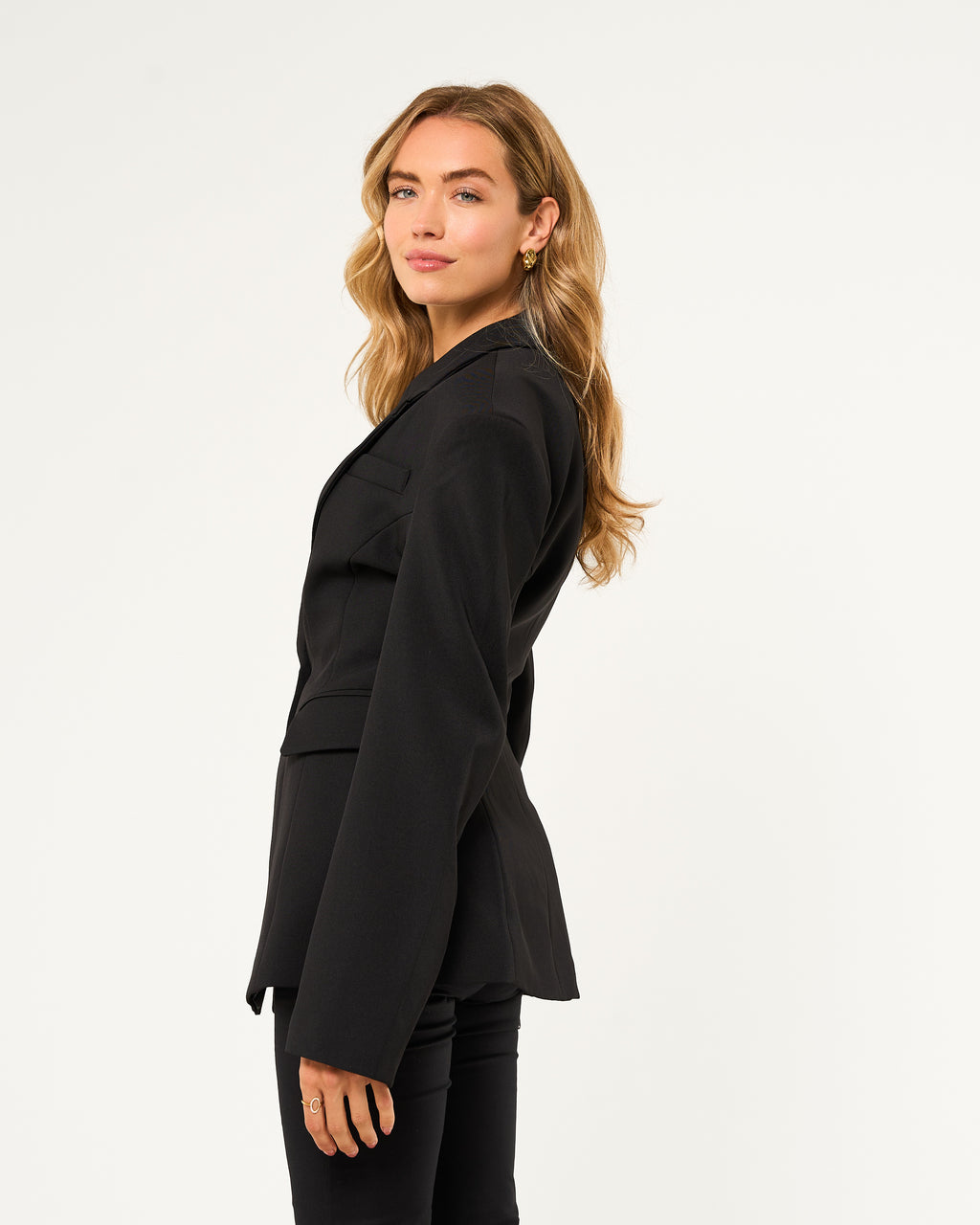 Getailleerde blazer met schoudervulling zwart
