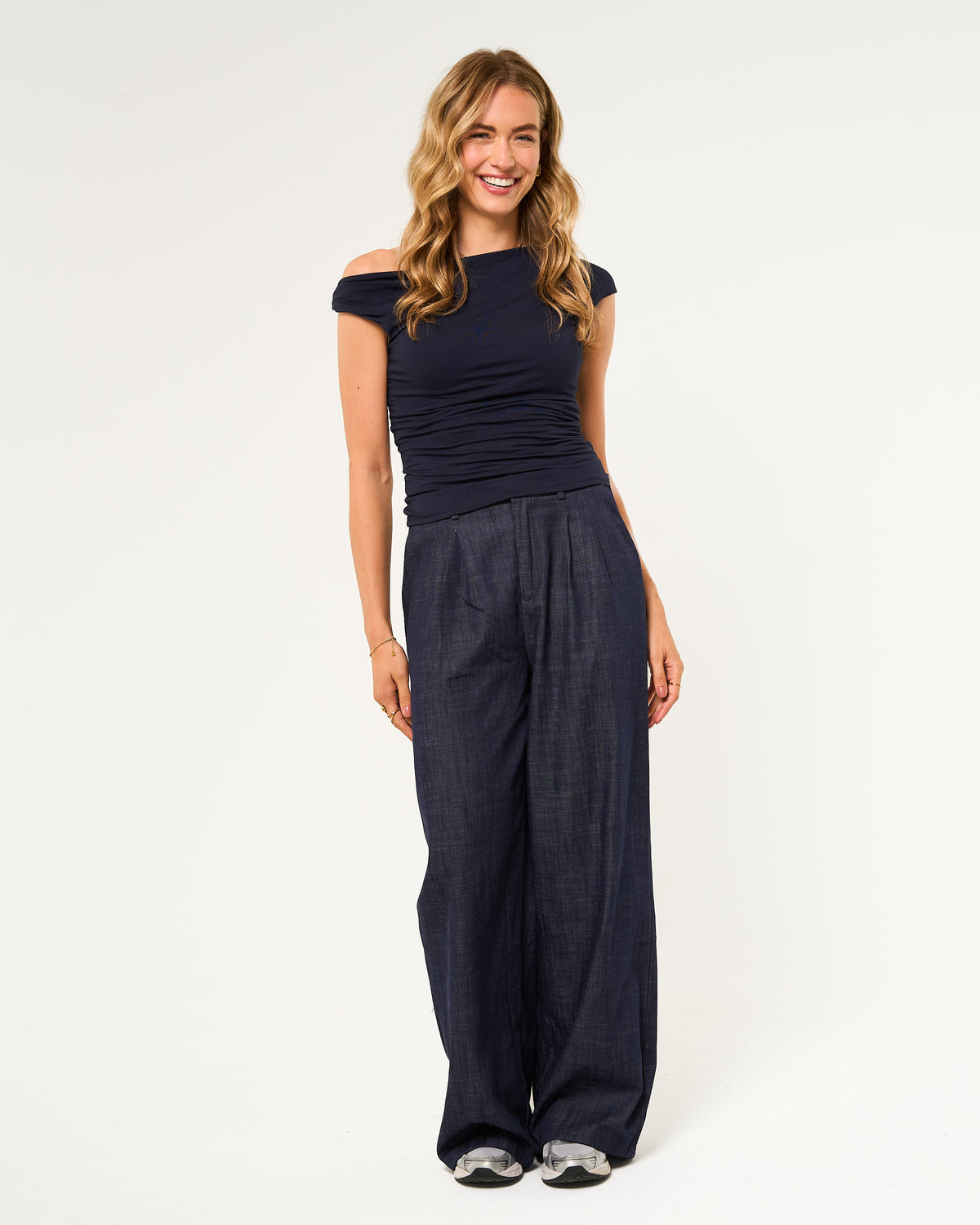 One shoulder top donkerblauw