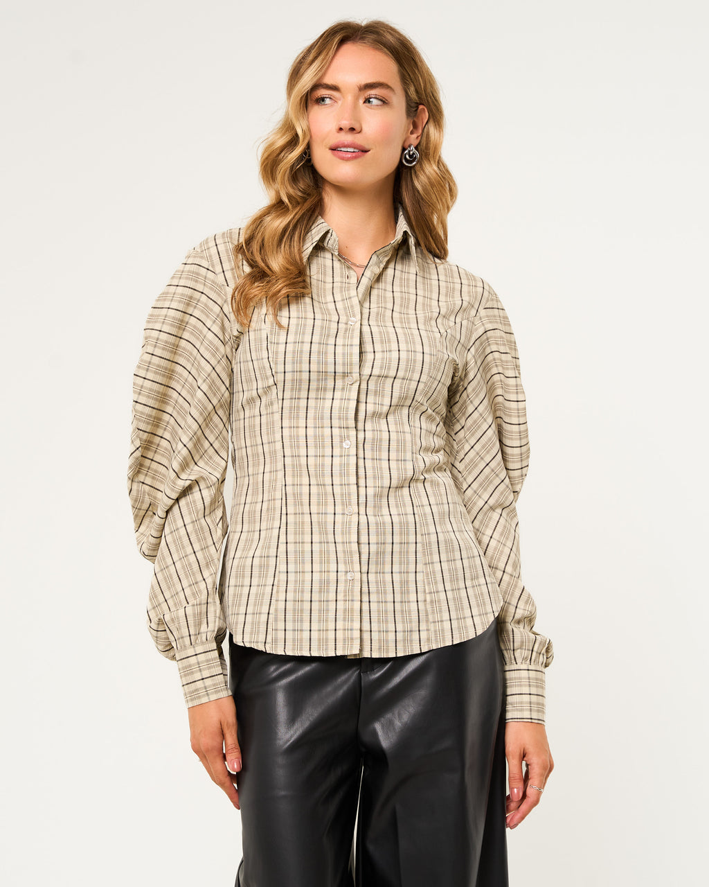 Getailleerde blouse geruit beige