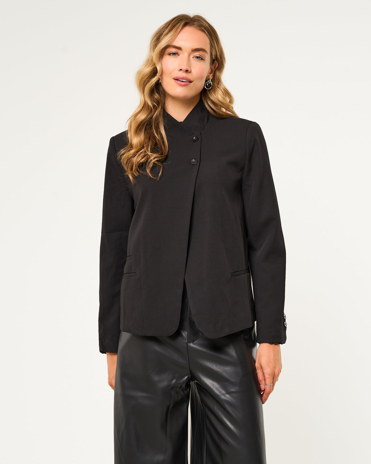 Blazer met asymmetrische sluiting zwart