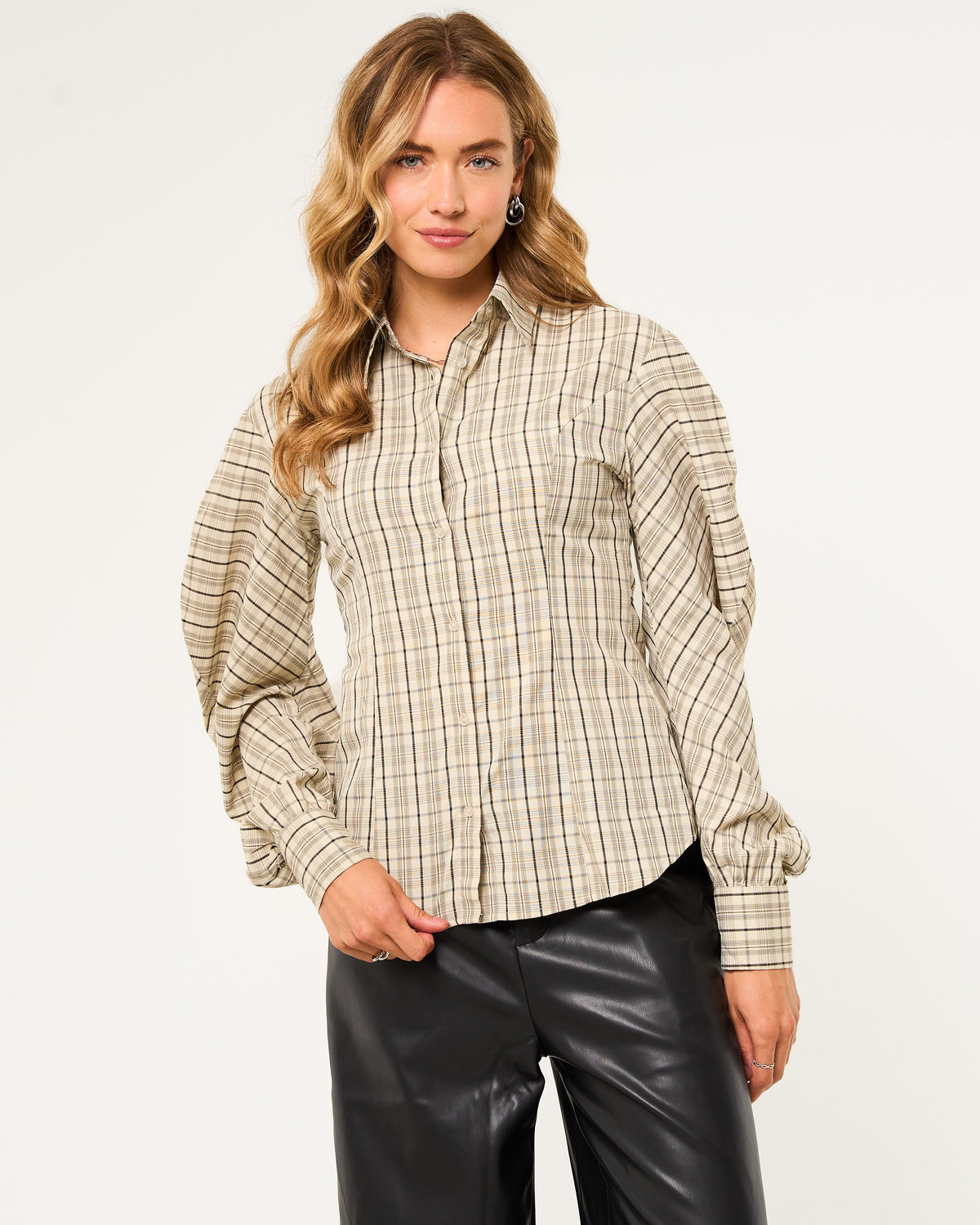 Getailleerde blouse geruit beige