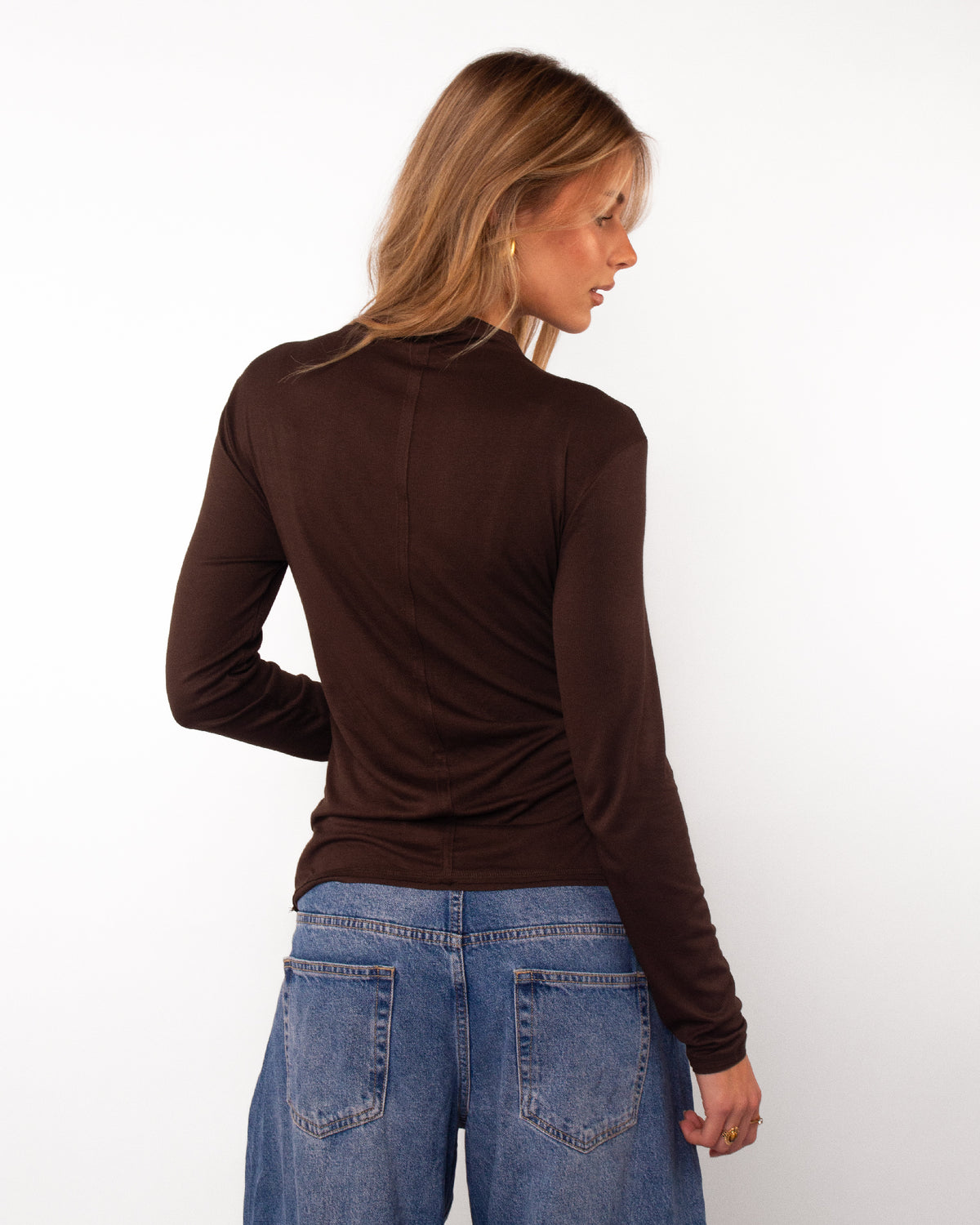 Long sleeve met knopen donkerbruin