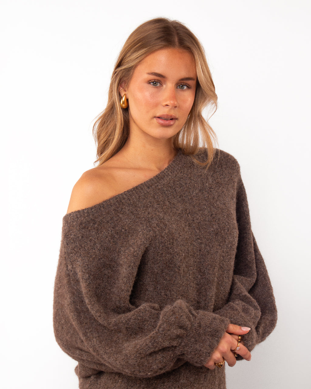One shoulder trui taupe