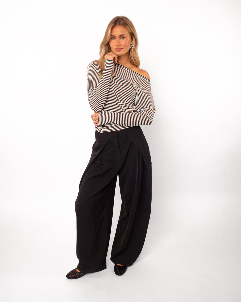 Pantalon wide leg met plooi zwart